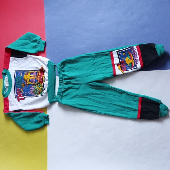 Vintage Alien Invasion Graphic Sweat suit SIZE: 1